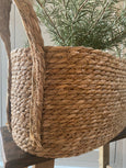 Oval seagrass basket with handles