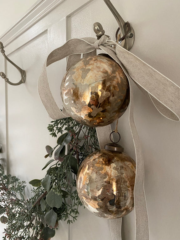 Aged Gold Bauble