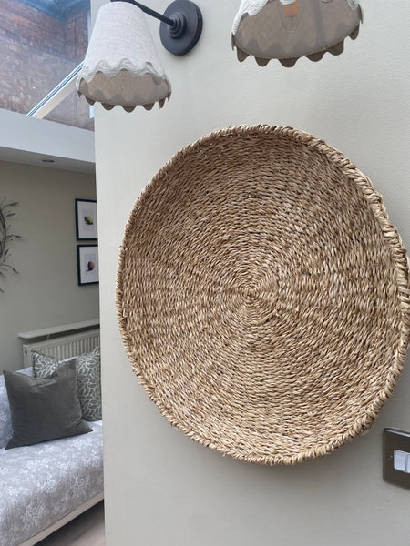 Round seagrass tray